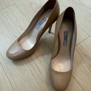 Prada Patent Leather Nude Pumps 39
